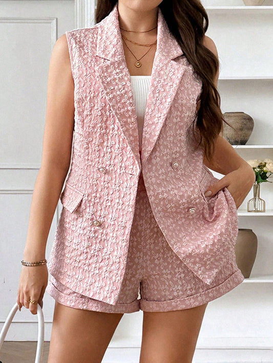 Privé Plus Size Floral Texture Vest And Shorts Suit