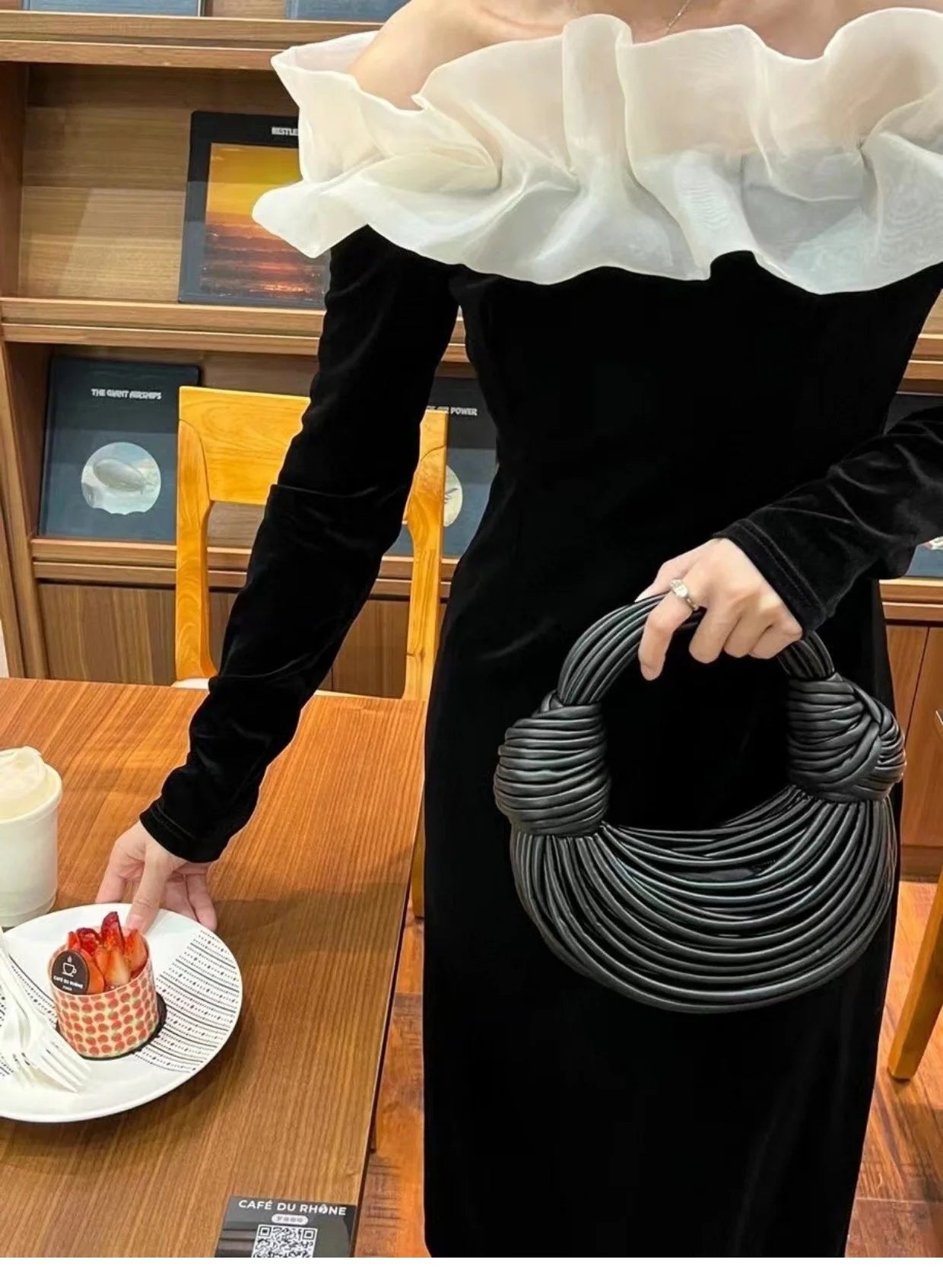 2024 New Gold Handbags for Women Luxury Designer Brand Handwoven Noodle Bags Rope Knotted Evening Clutch Underarm Dumpling Bag